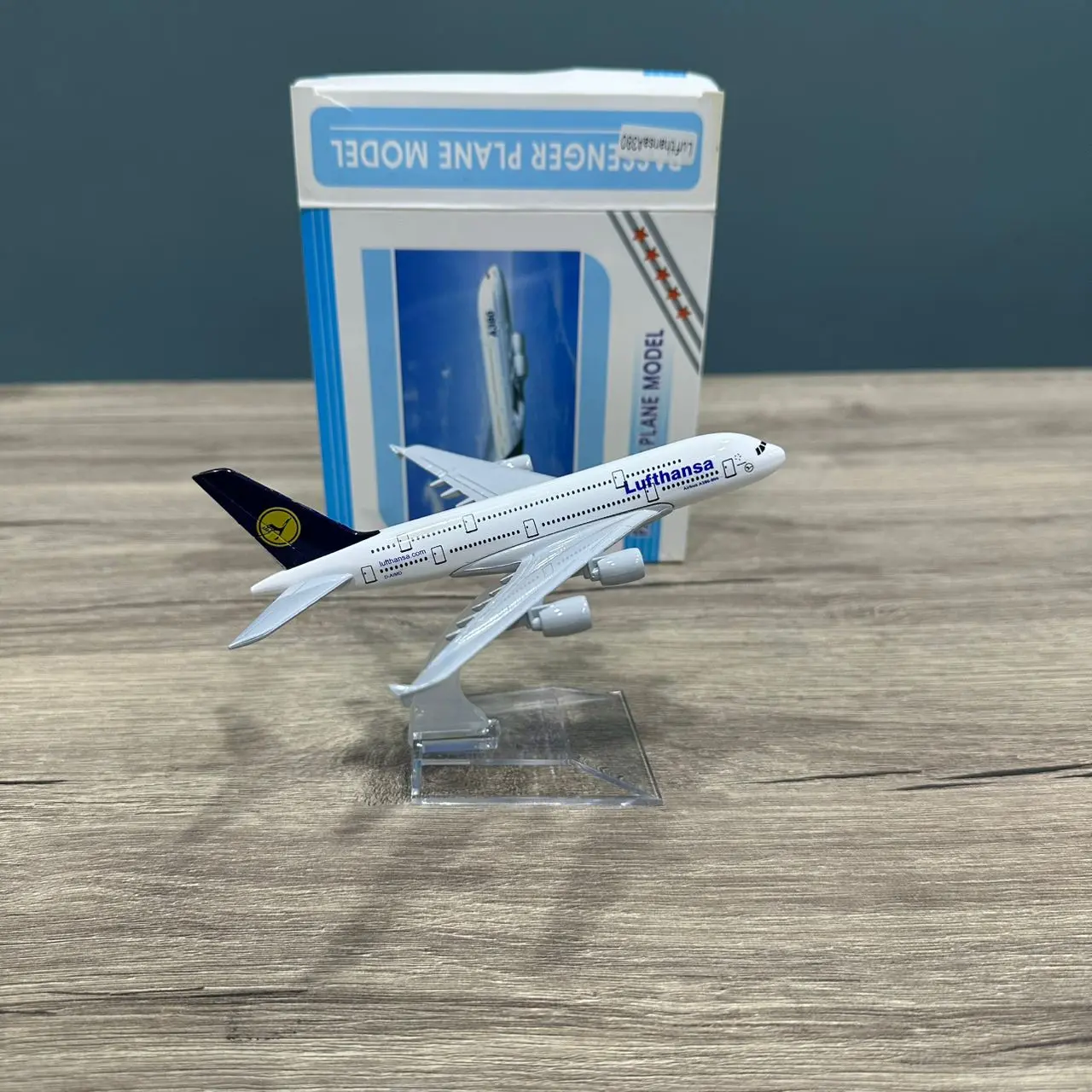AVION MINI AIRCRAFT MODEL AIRBUS A380 LUFTHANSA 14CM AVEC SUPPORT EN METAL